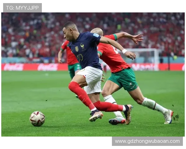 我拥有八位世界顶级足球球星的全能阵容