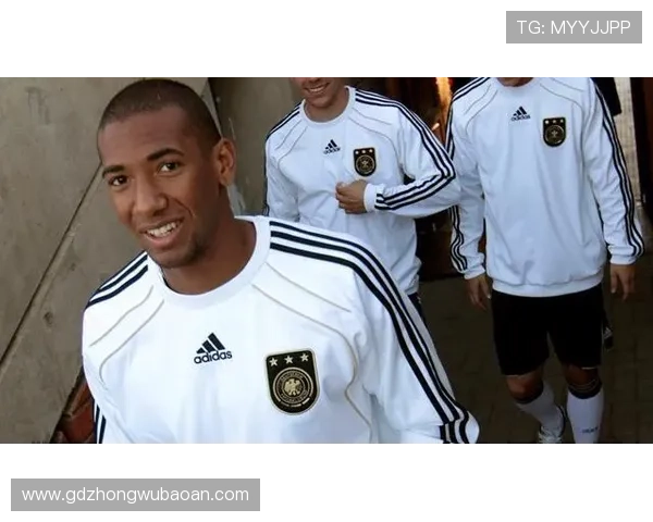 德国足球名将博阿滕:从少年天才到世界级后卫的成长之路 德国足球名将博阿滕:从少年天才到世界级后卫的成长之路