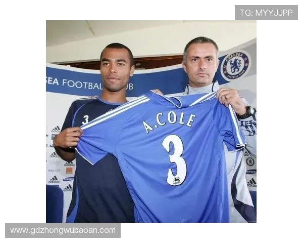 英国足球球星风采:探索英格兰足球巨星的传奇人生与赛场荣耀 英国足球球星风采:探索英格兰足球巨星的传奇人生与赛场荣耀