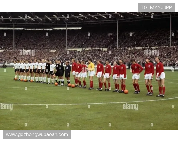 聚焦adidas足球巨星探索绿茵场上的荣耀与激情故事